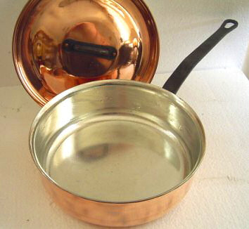 Saut&eacute; Pan